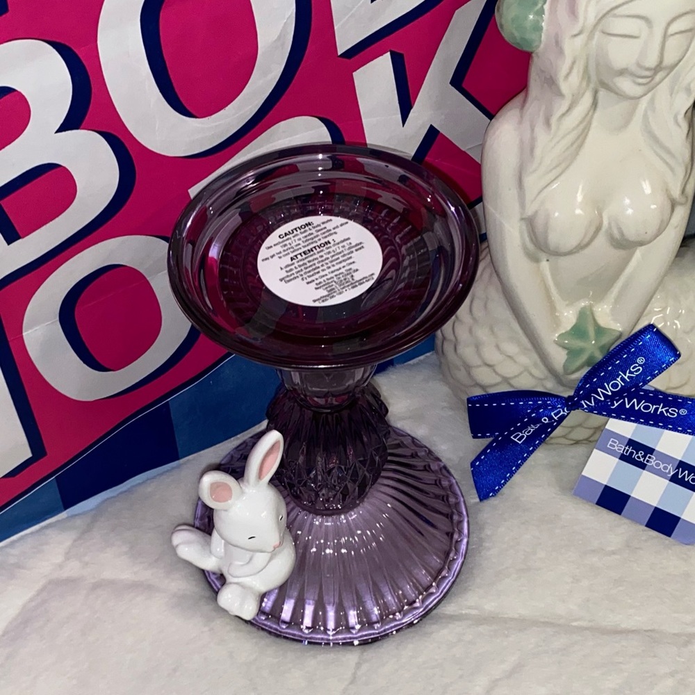 BATH AND BODY WORKS EASTER BUNNY ON PURPLE PEDESTAL SINGLE WICK CANDLE HOLDER - Picture 3 of 4